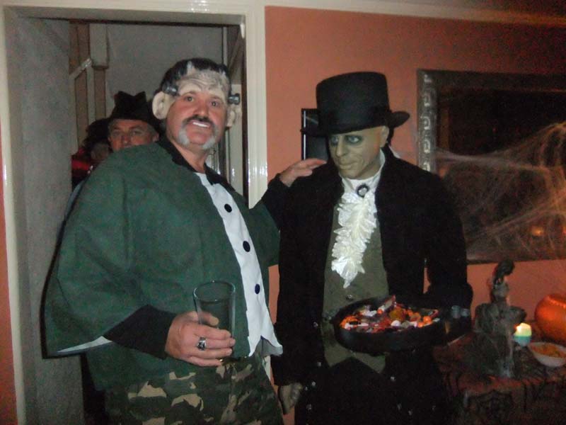 [halloween 2010.jpg]